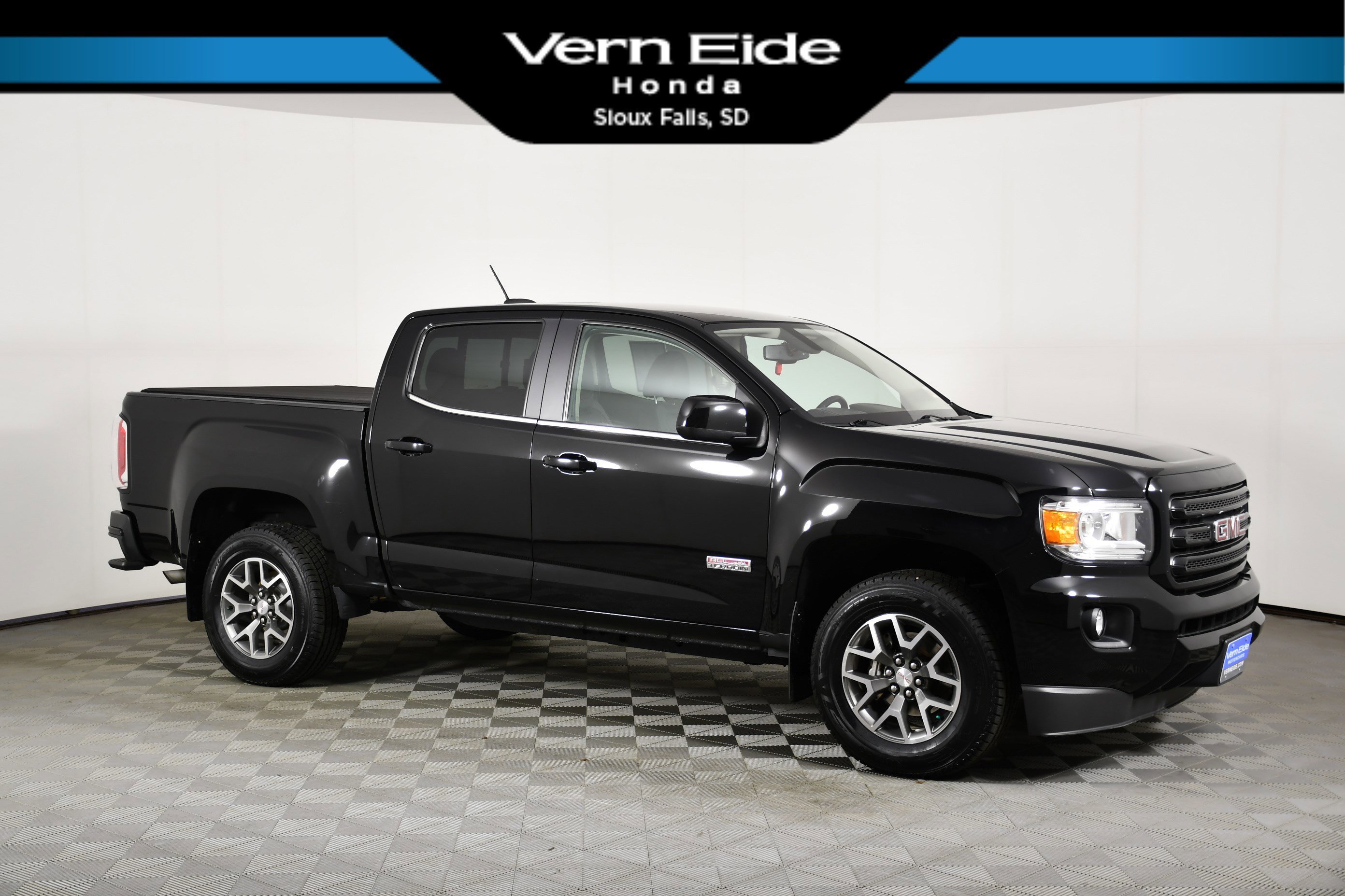 2020 GMC Canyon 4WD All Terrain Crew Cab Short Box Cloth's photo