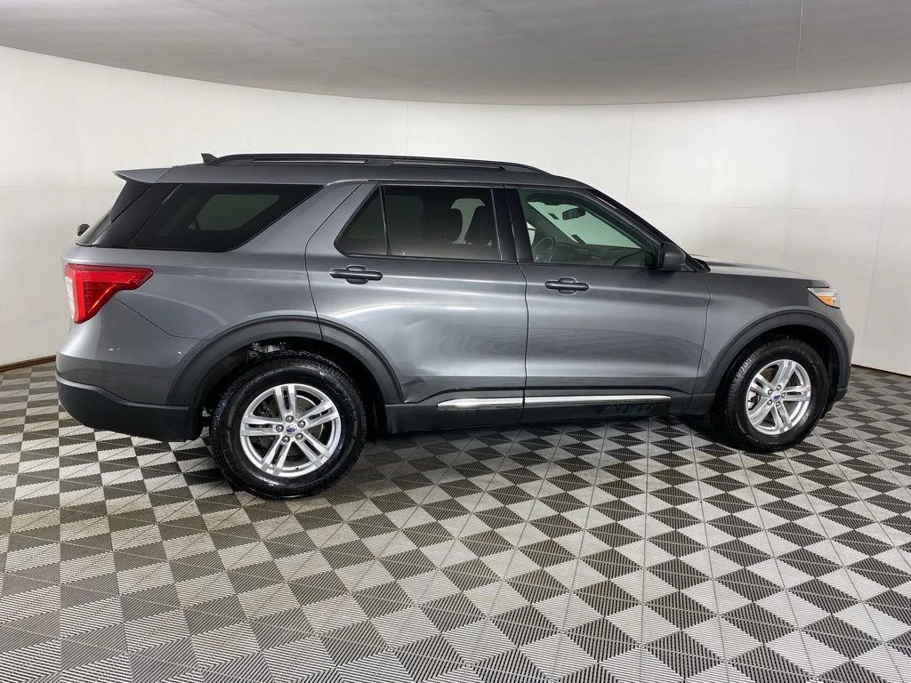 Used 2022 Gray Metallic Ford XLT image 10