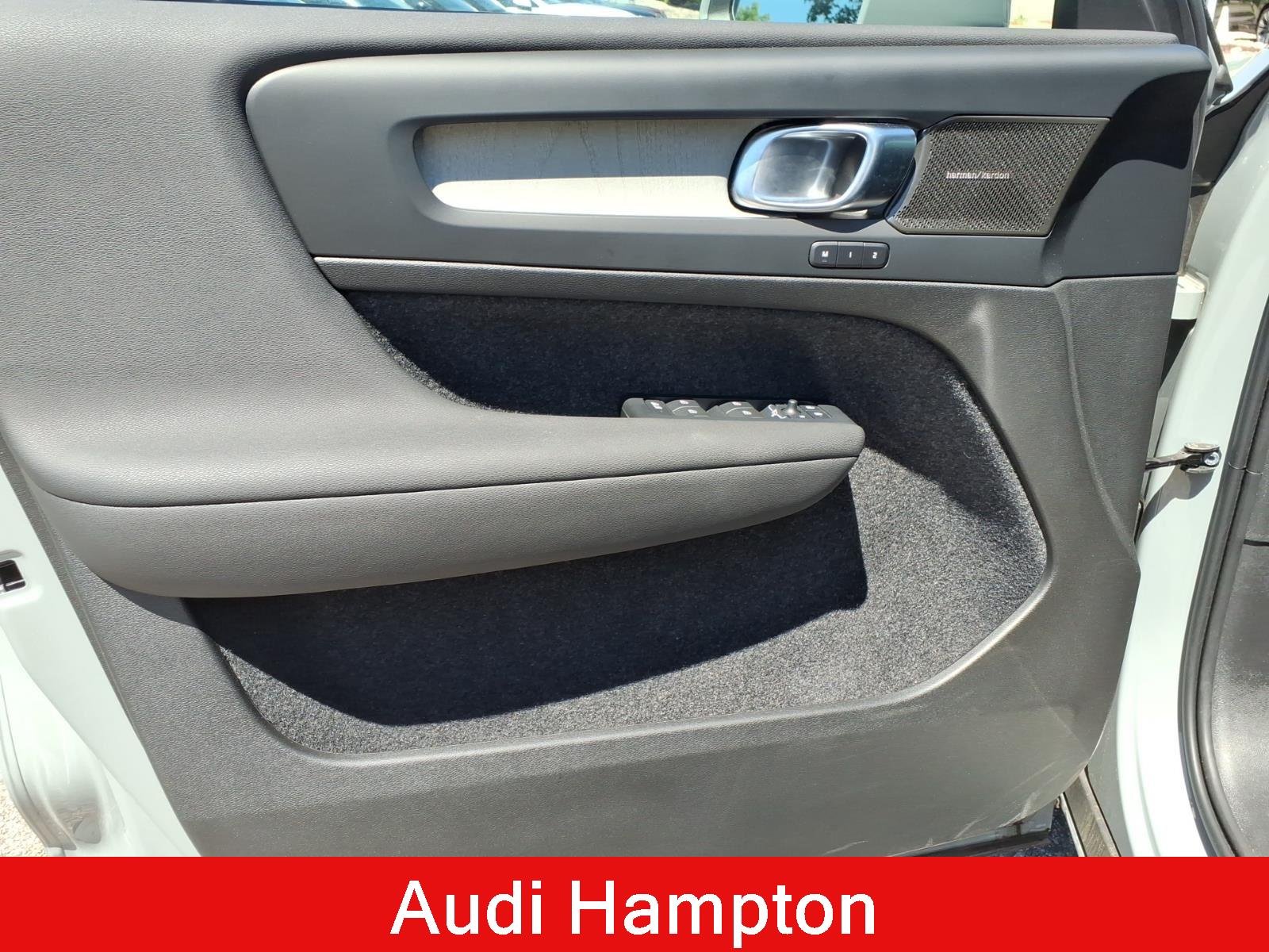 Used 2024 Vapor Grey Metallic Volvo Ultimate Bright Theme image 13