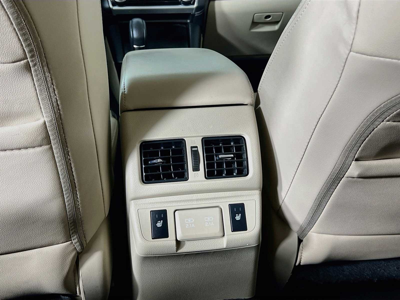 Used 2019 Crystal White Pearl Subaru Limited image 27