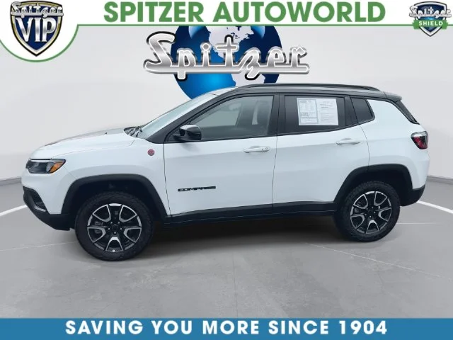 Used 2025 White Jeep Trailhawk image 9