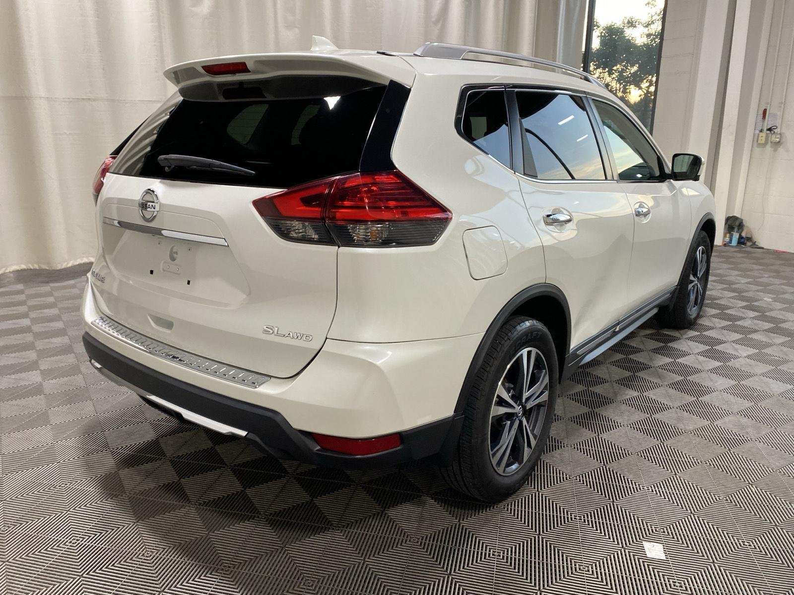 Used 2017 Pearl White Nissan SL image 7
