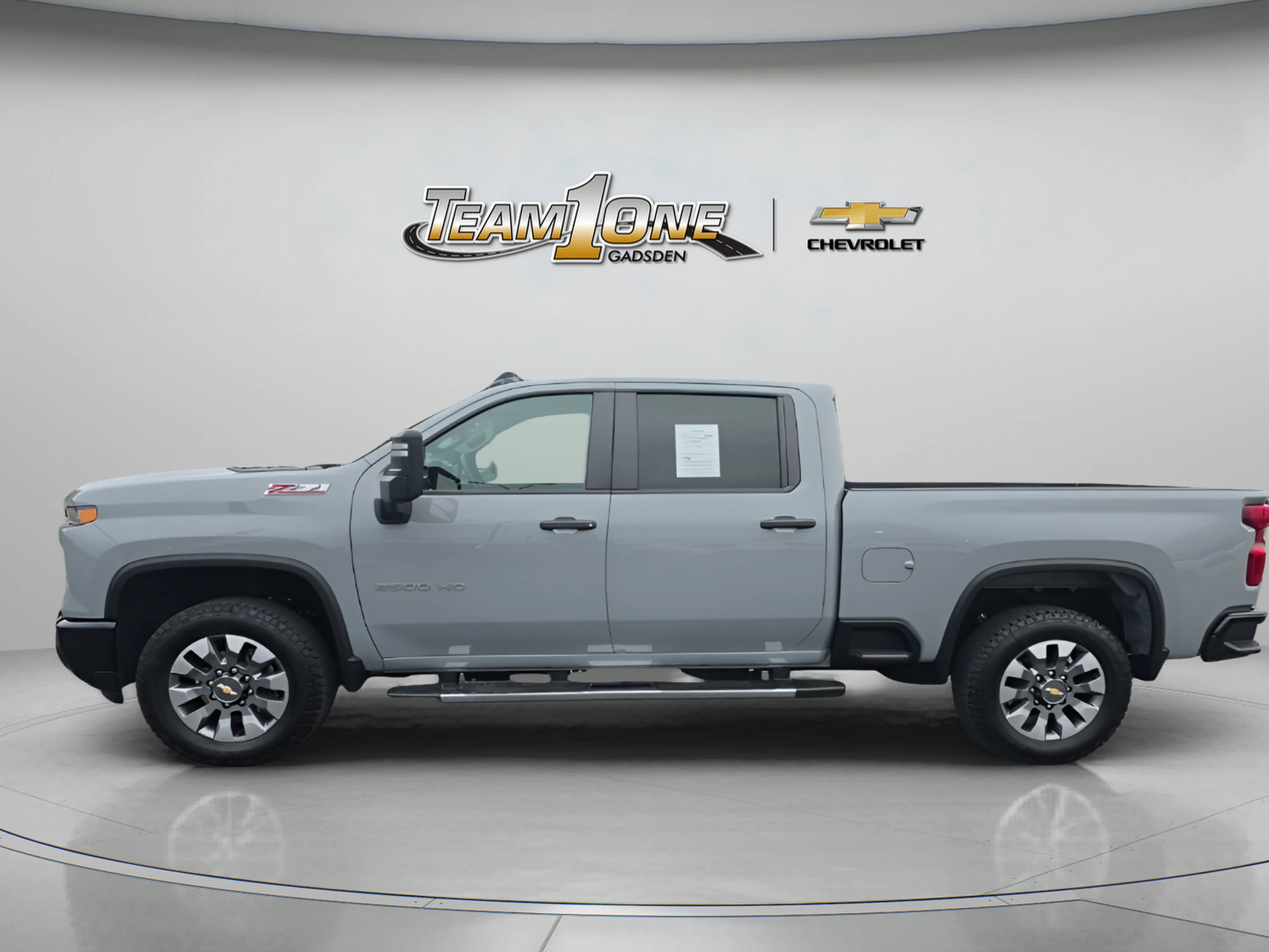 Used 2025 Slate Gray Metallic Chevrolet Custom image 4
