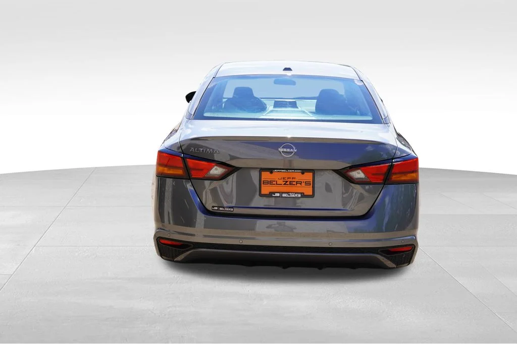Used 2025 Gun Metallic Nissan 2.5 SV image 6