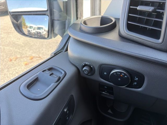 New 2026 Oxford White Ford Cargo Van image 21