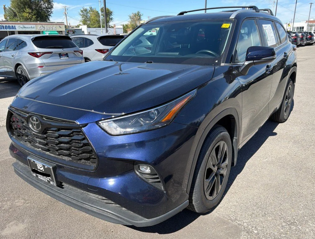 Used 2023 Blue Toyota XLE image 2