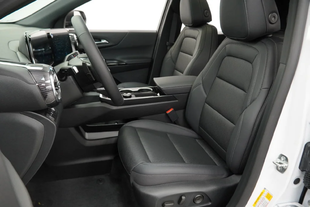 New 2027 Summit White Chevrolet LT image 4