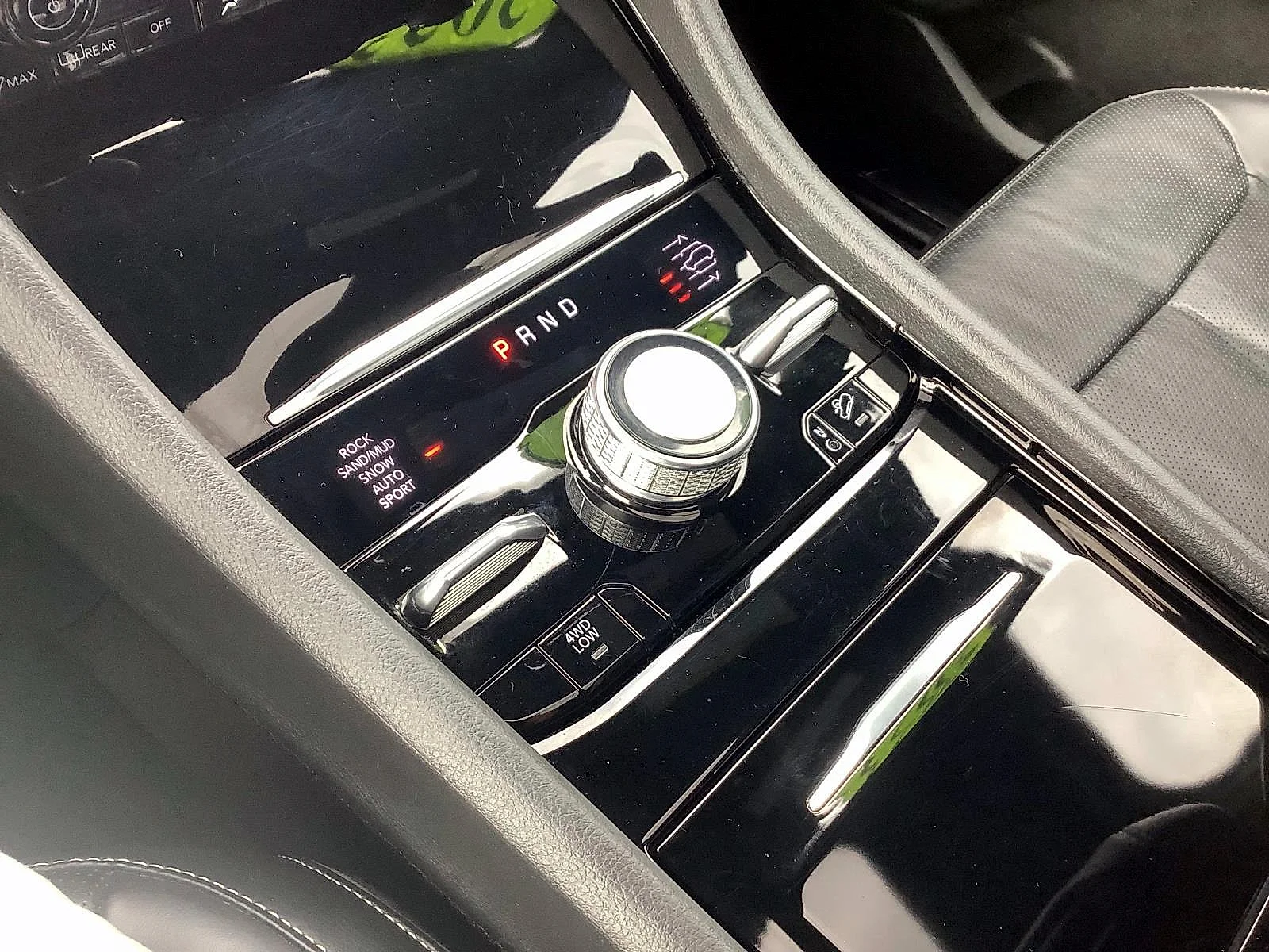 2023 Jeep Grand Cherokee Overland - Photo 28