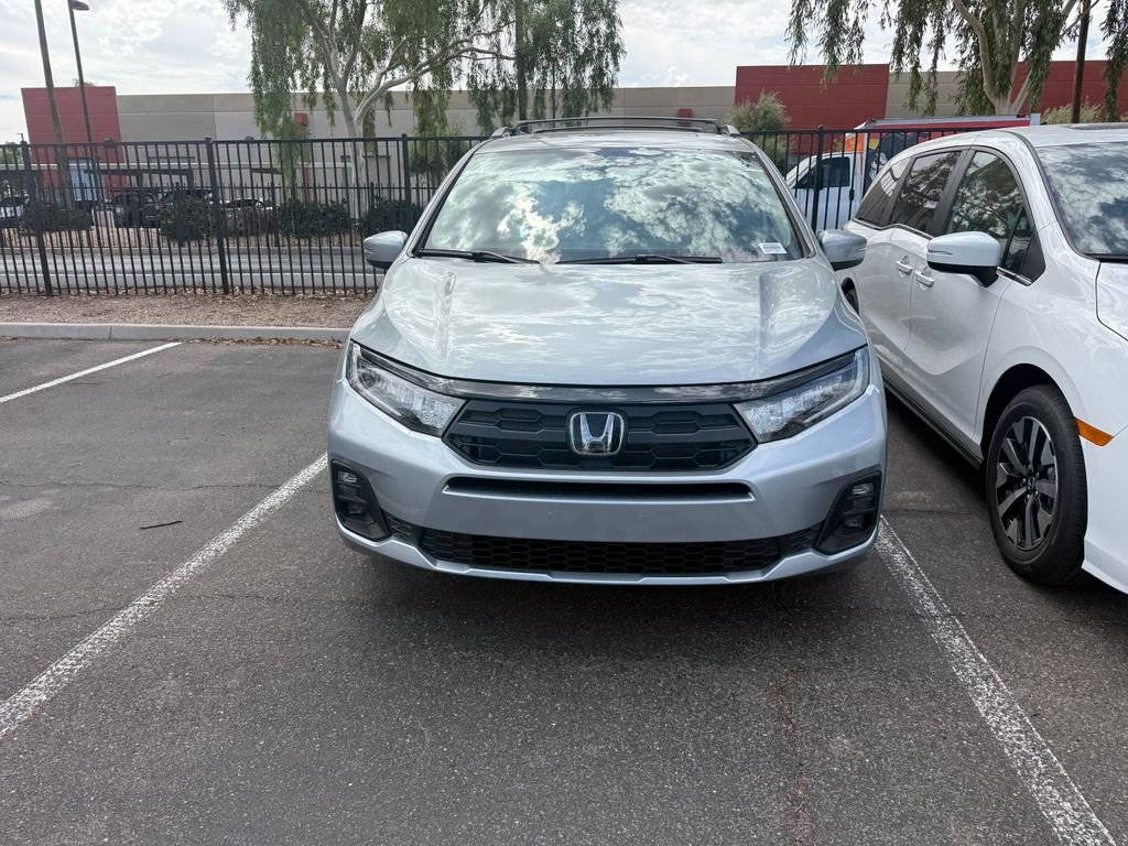 New 2026 Solar Silver Metallic Honda EX-L image 2