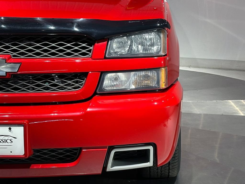 Used 2004 Victory Red Chevrolet NA image 4