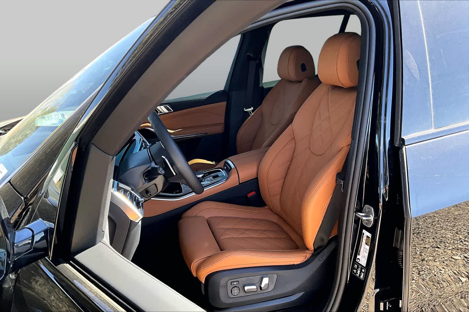 New 2026 Black Sapphire Metallic BMW xDrive40i image 9