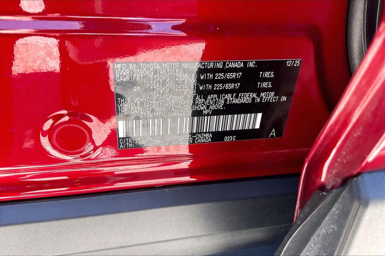 Used 2025 Ruby Flare Pearl Toyota XLE image 34