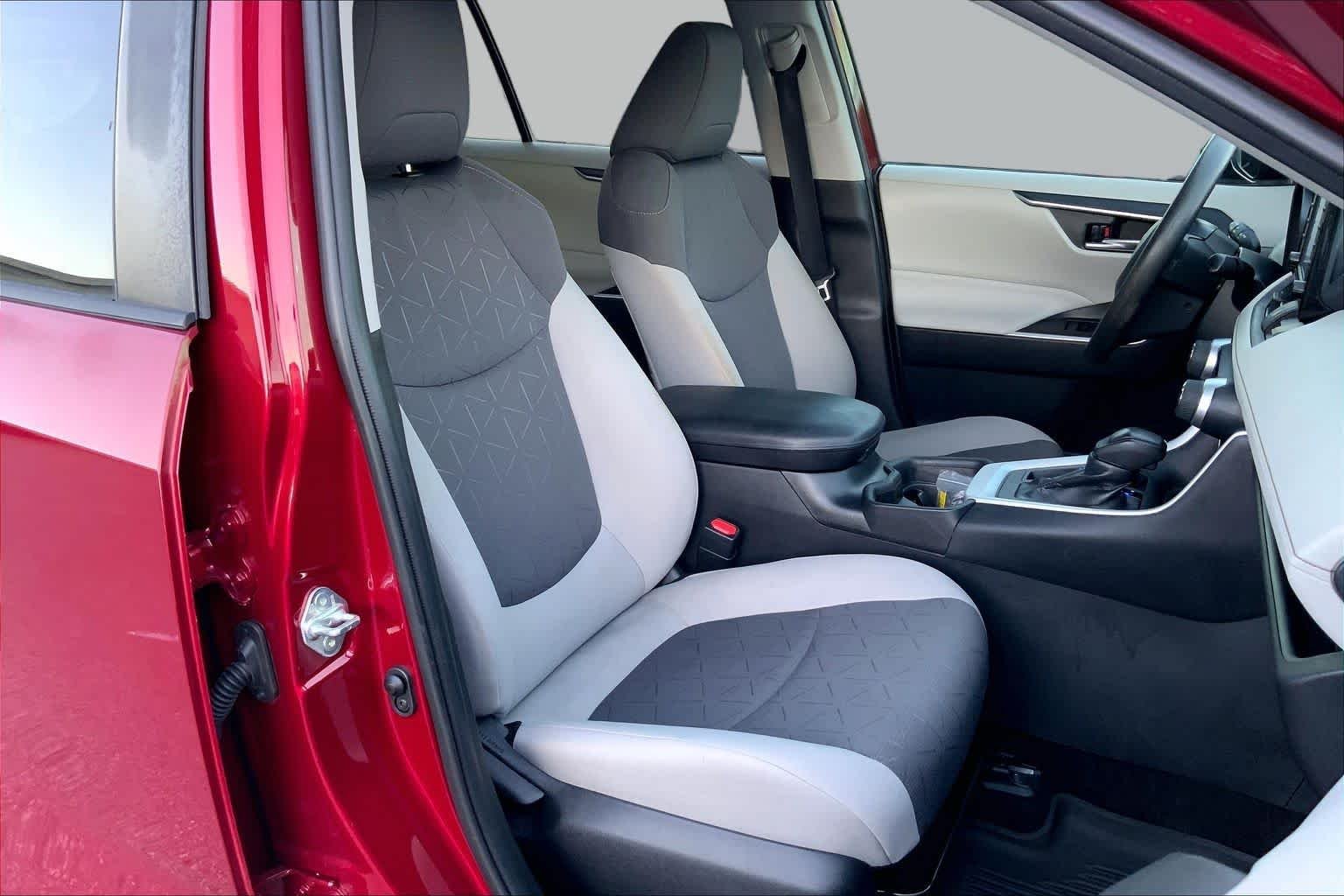 Used 2021 Ruby Flare Pearl Toyota XLE image 5