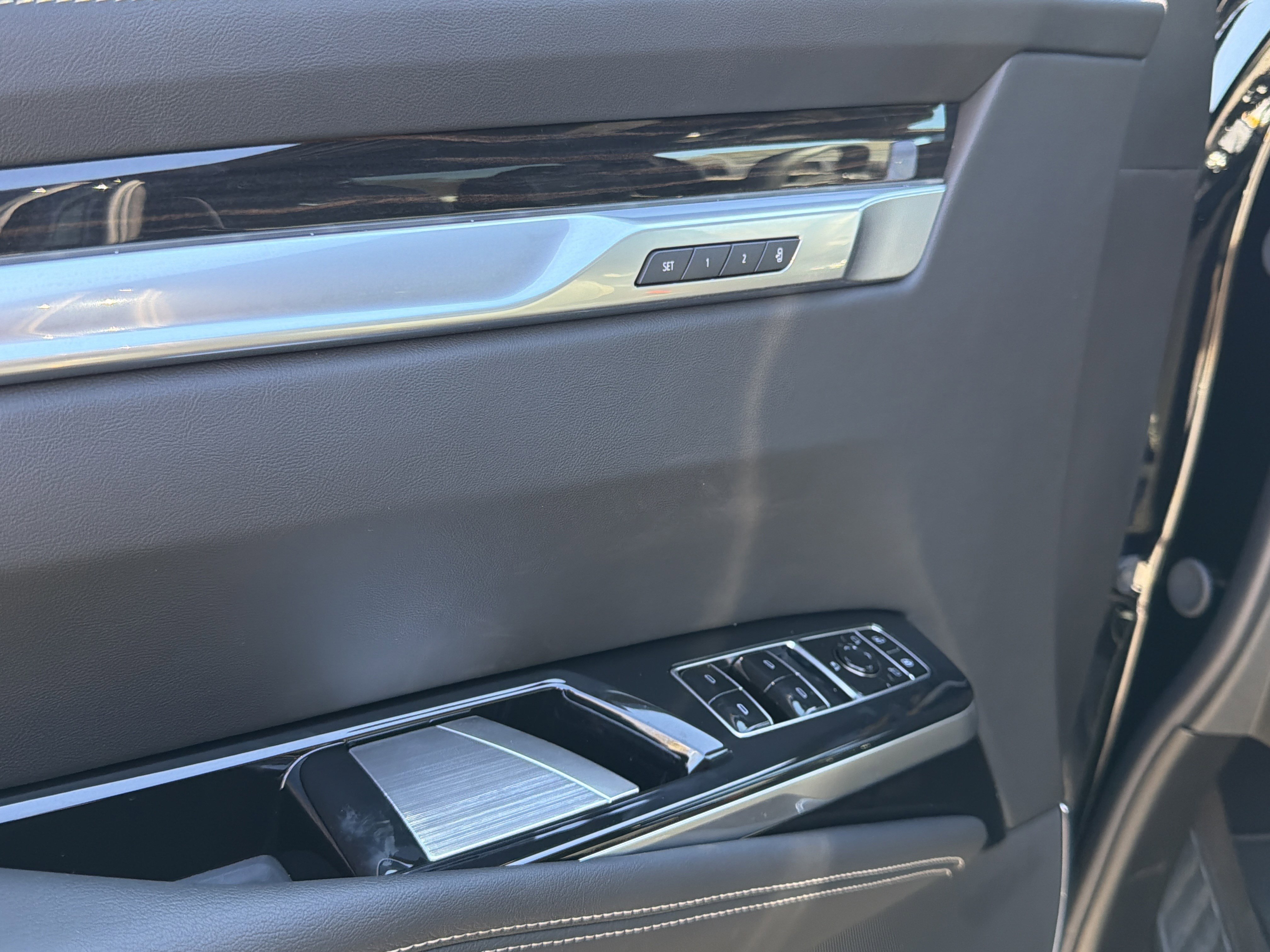 2026 Cadillac Escalade Luxury - Photo 12
