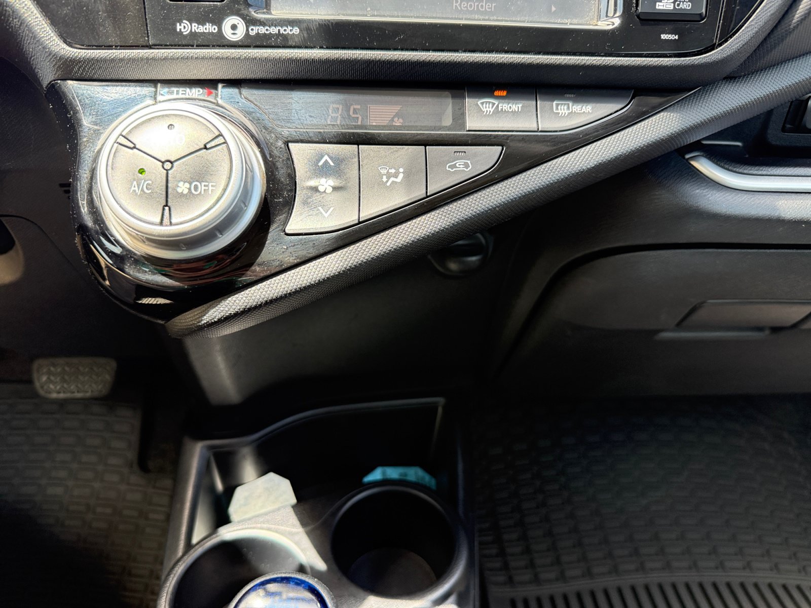 Used 2015 Classic Silver Metallic Toyota Three image 13