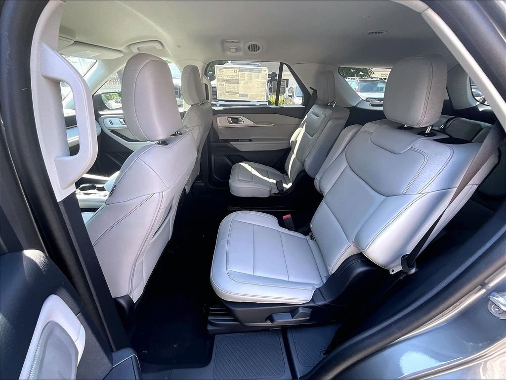 New 2026 Carbonized Gray Metallic Ford Active image 11