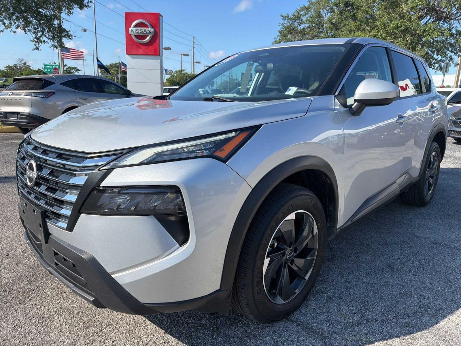 純銀　2024 アメリカ　リバティ Certified Pre-Owned 2024 Nissan Rogue SV 4D Sport Utility in Tampa