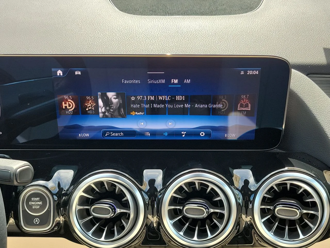 New 2026 Polar White Mercedes-Benz GLA 250 image 17