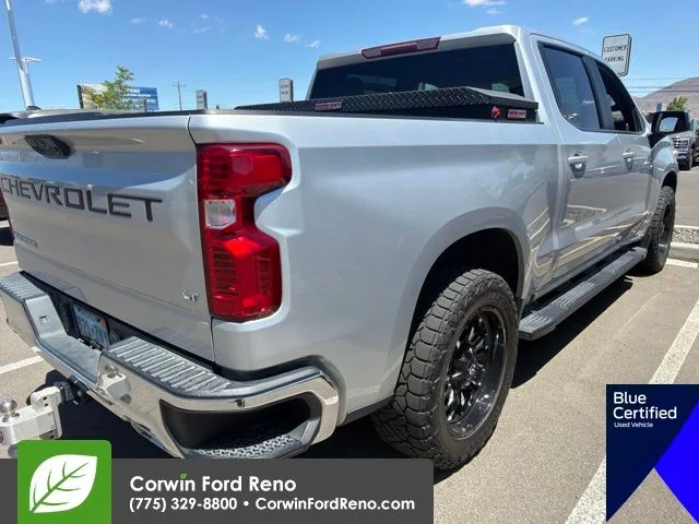 Used 2022 Silver Ice Metallic Chevrolet LT image 10