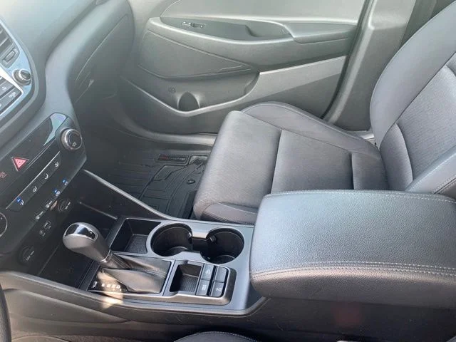 Used 2017 Gray Hyundai SE image 33