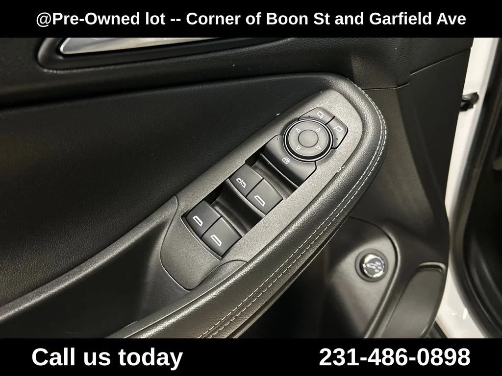 Used 2020 White Buick Essence image 16