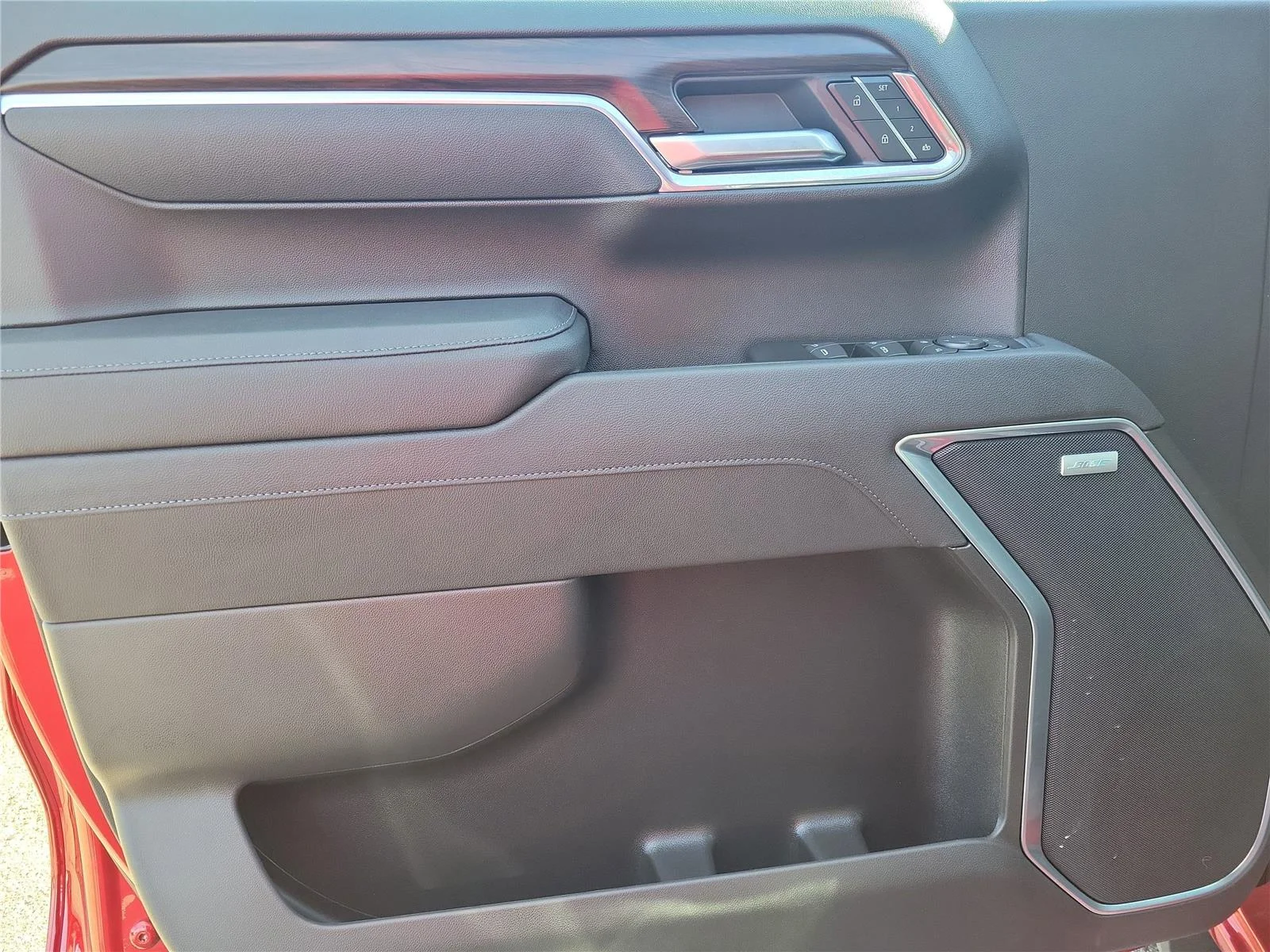 2026 GMC Sierra 1500 SLT - Photo 19