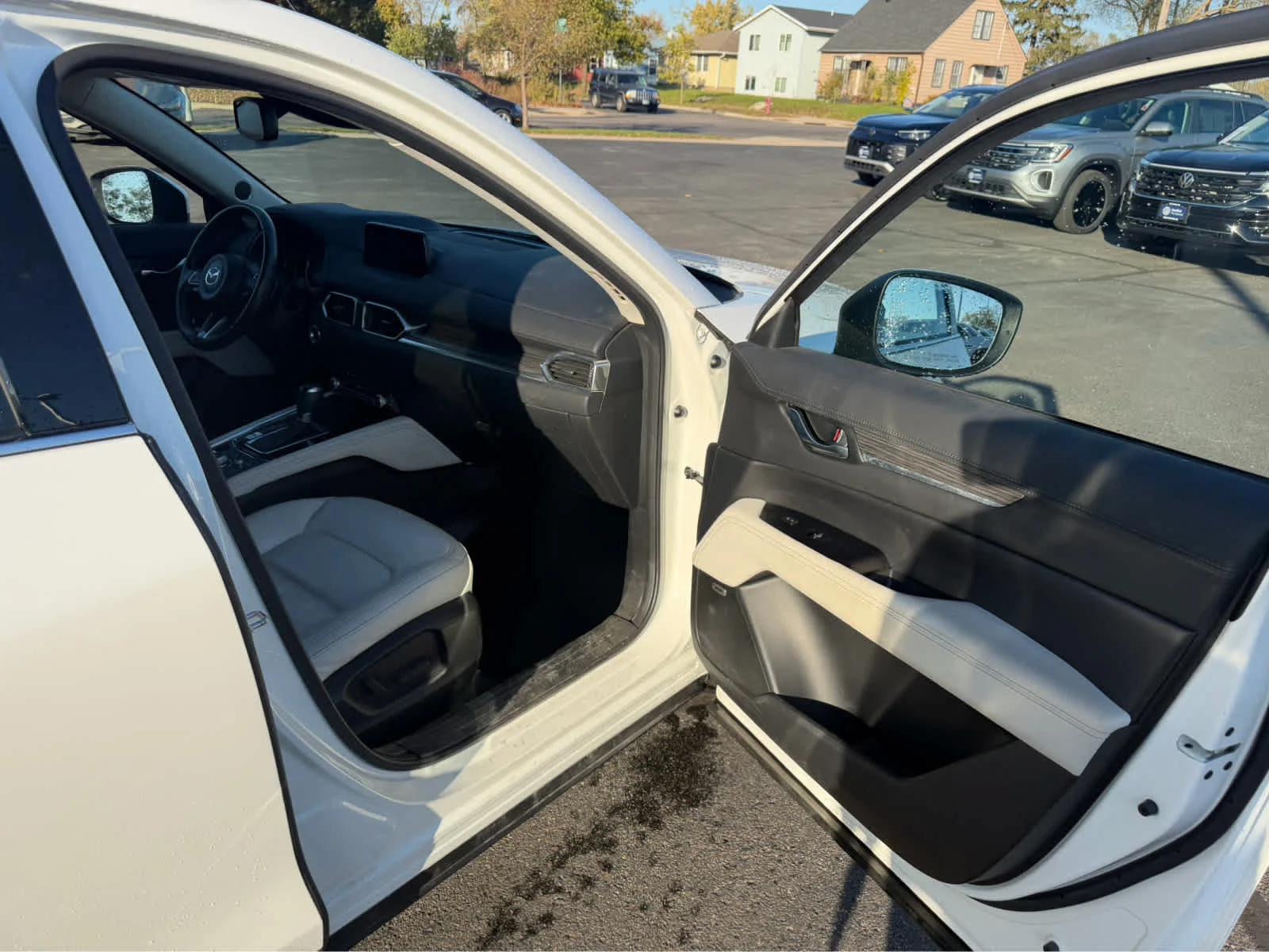 Used 2020 Snowflake White Pearl Mica Mazda Grand Touring image 8