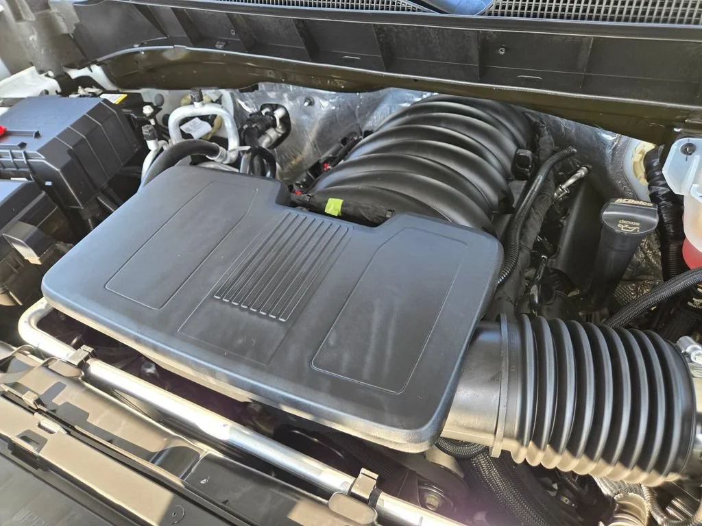 Used 2025 Summit White Chevrolet WT image 14