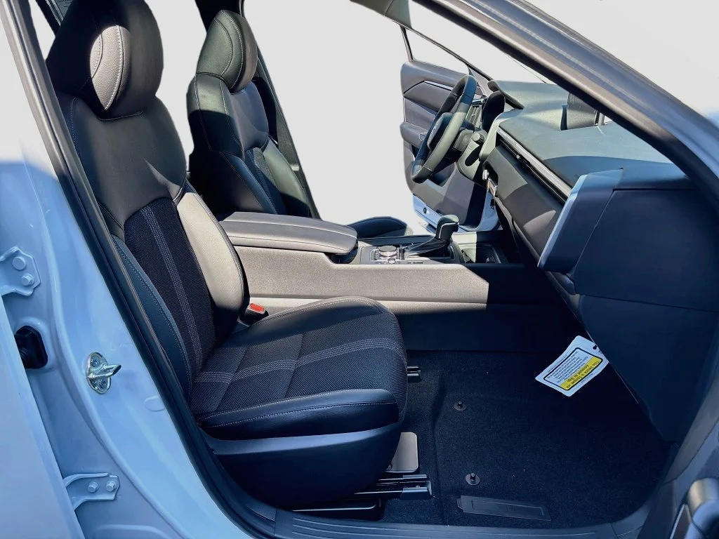 New 2026 Wind Chill Pearl Mazda Preferred AWD image 28