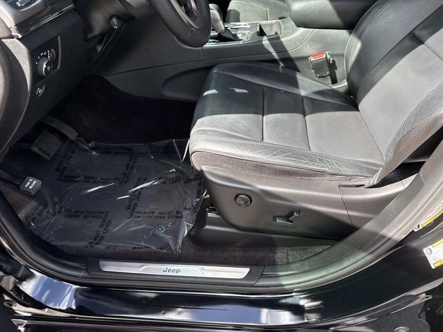 Used 2019 Molten Lava Pearl Honda Touring image 19