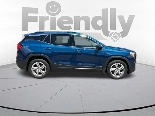 Used 2019 Blue Emerald Metallic GMC  image 11