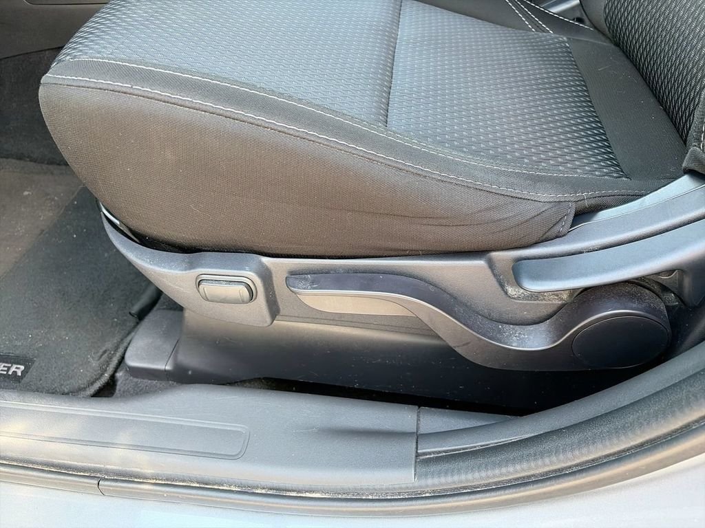 Used 2020  Mitsubishi ES image 16