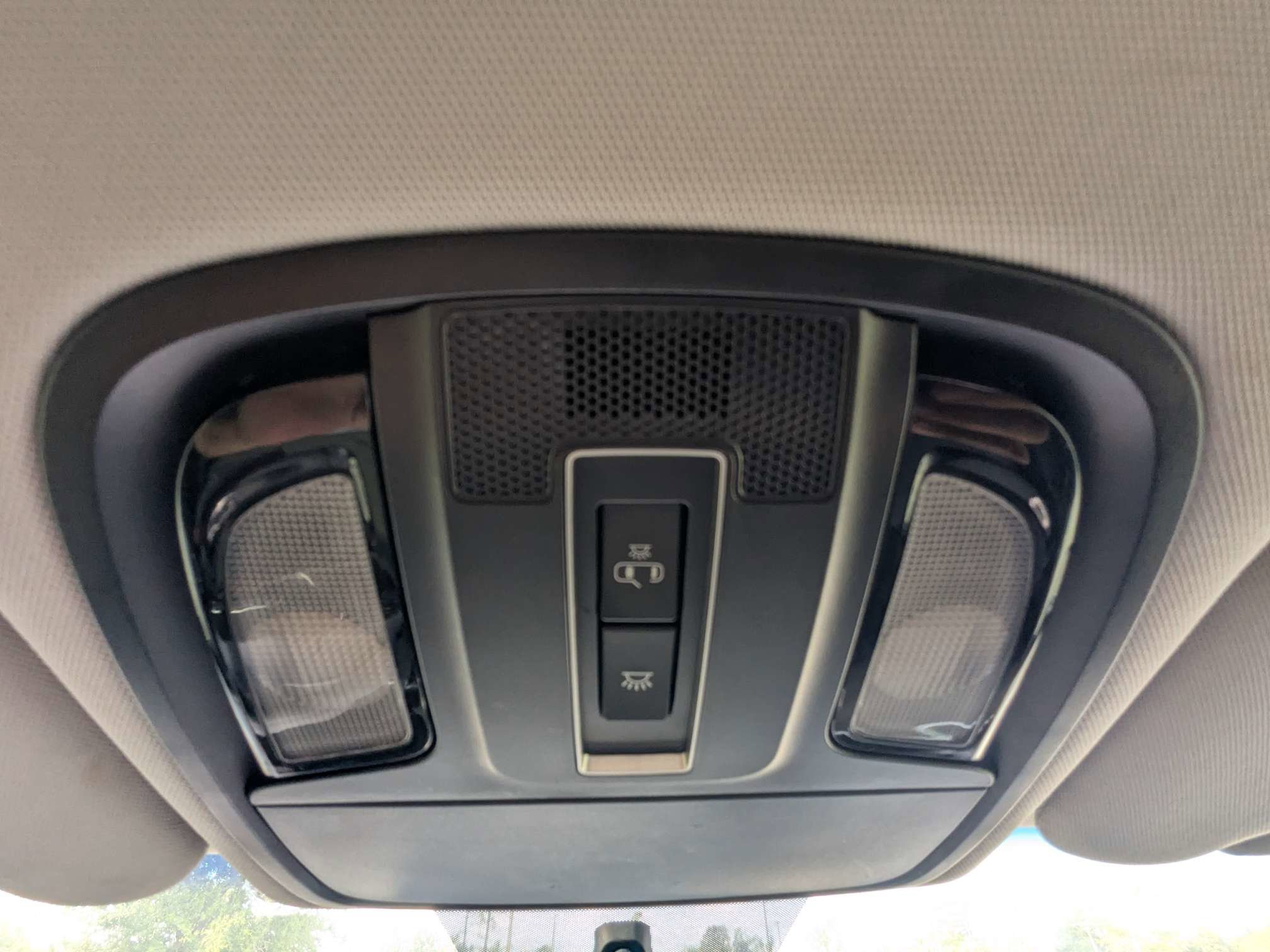 Used 2018 Ebony Black Kia L image 27