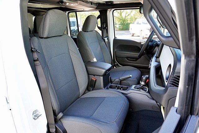 New 2026 Bright White Clear-Coat Exterior Paint Jeep Sport S image 17