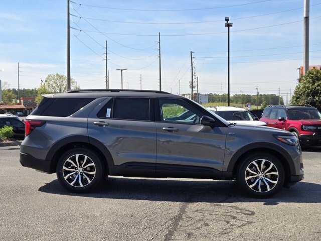 New 2026 Carbonized Gray Metallic Ford ST-Line image 7
