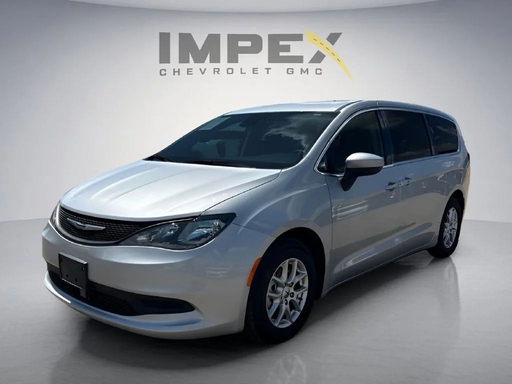 Used 2023 Silver Chrysler LX image 2