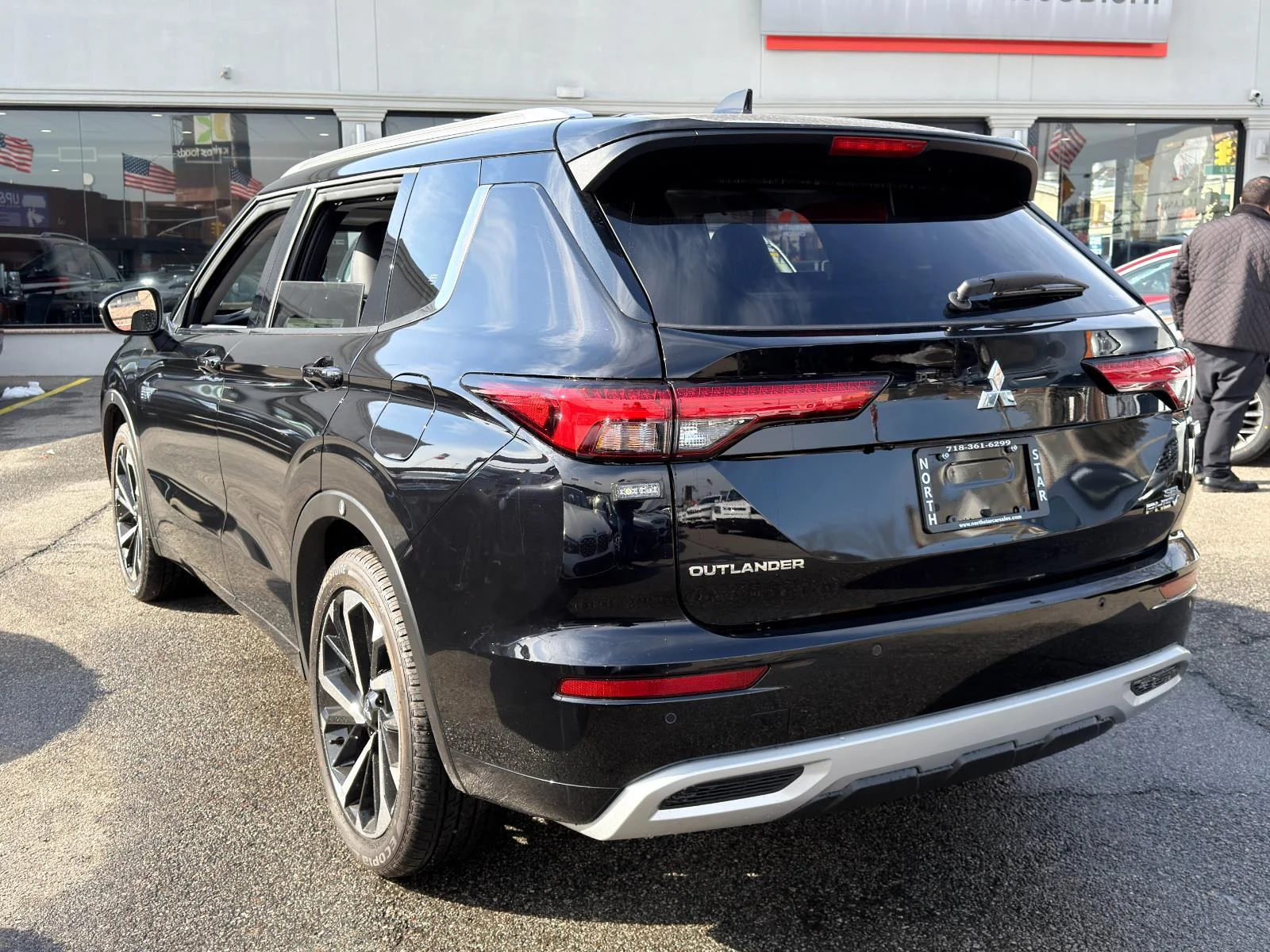 2025 Mitsubishi Outlander Plug-in Hybrid SEL - Photo 6