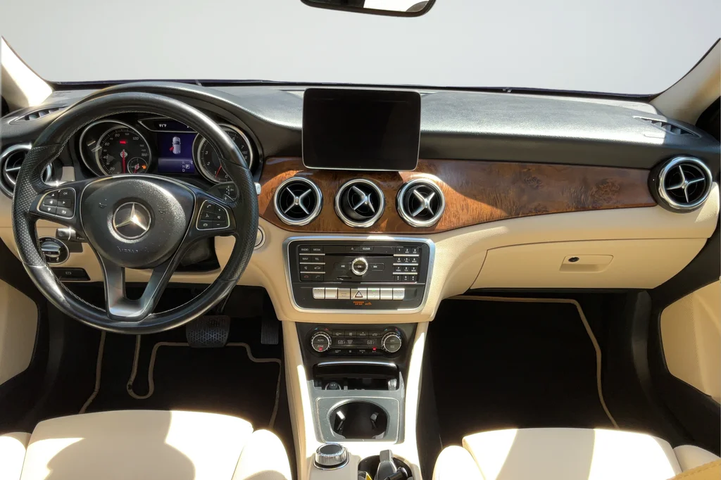 Used 2019 Blue Mercedes-Benz GLA 250 image 11