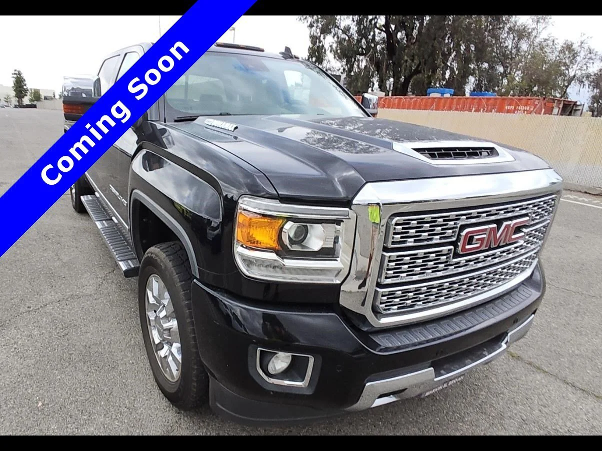 2018 GMC Sierra 4WD Crew Cab Standard Box Denali's photo