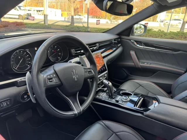 Used 2024 Nero Assoluto Metallic Maserati Modena Ultima Q4 AWD image 19