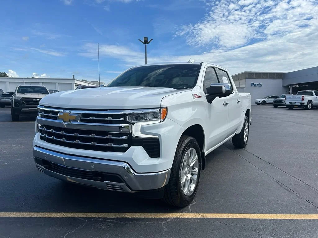 Used 2024 Summit White Chevrolet LTZ image 4