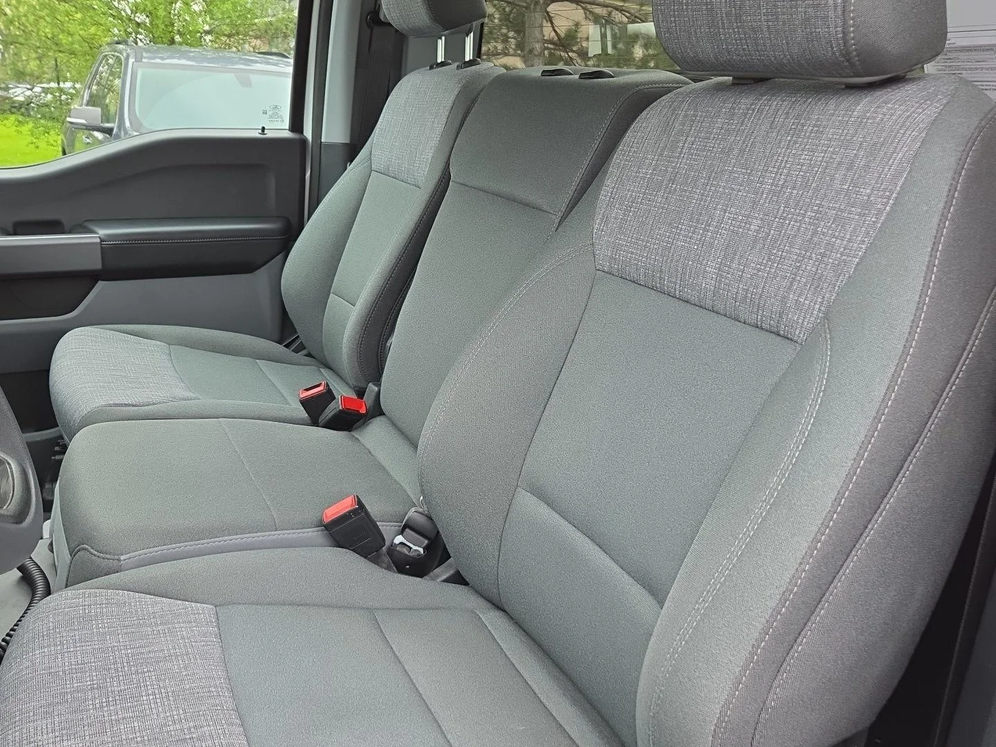 Used 2025 Oxford White Ford XLT image 15