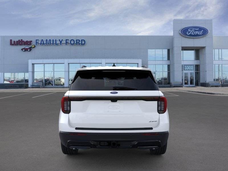 New 2026 Star White Metallic Tri-Coat Ford ST-Line image 36
