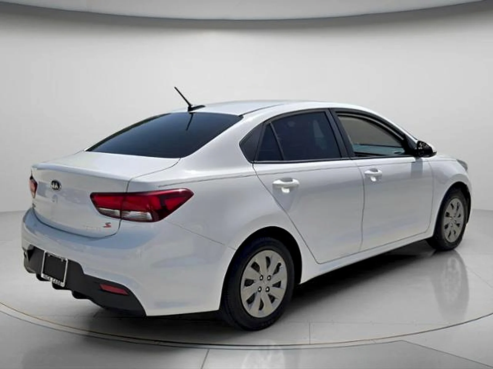 Used 2019 Clear White Kia S image 6