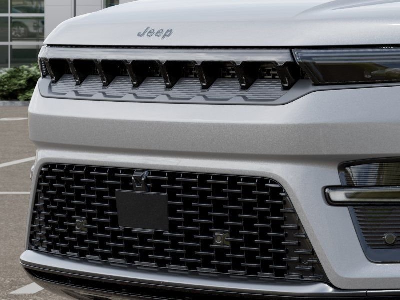 New 2026 Silver-Zynith Exterior Paint Jeep Limited Reserve image 11