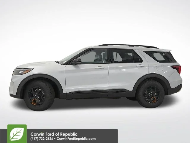 New 2026 Space White Metallic Ford Tremor® image 34