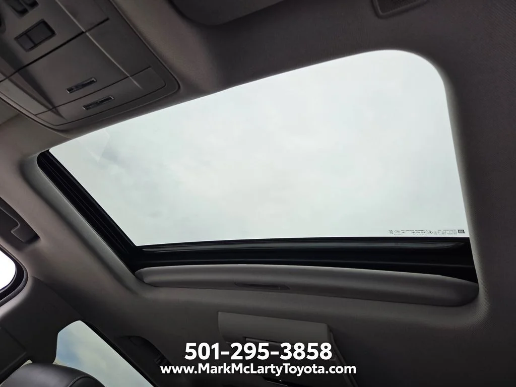Used 2019 Silver GMC SLT image 21