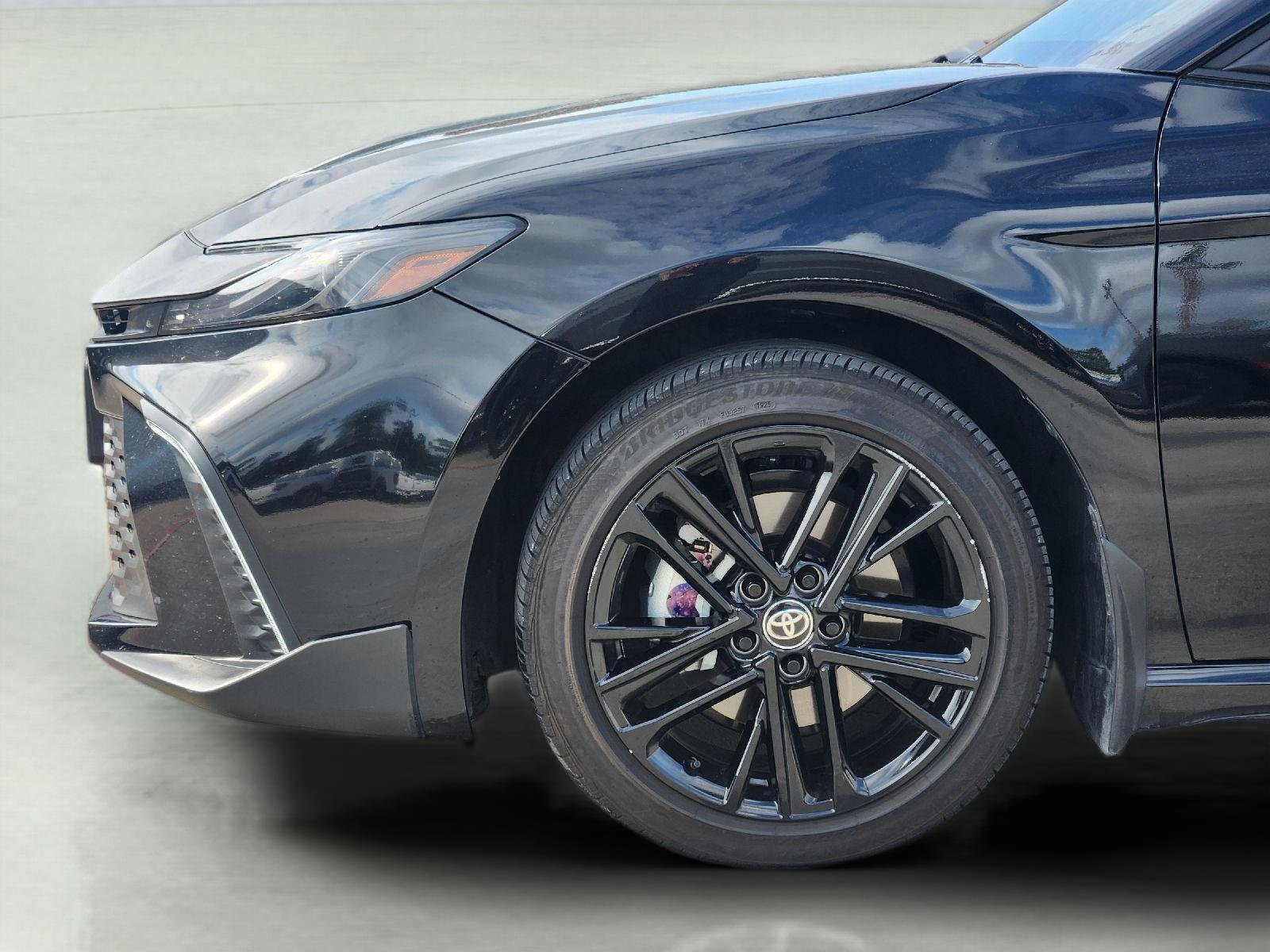2025 Toyota Camry photo 9 of 33