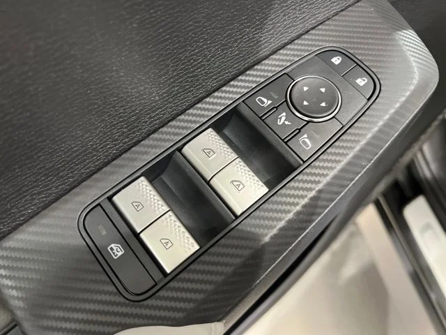 2025 Mitsubishi Outlander SEL Platinum Edition - Photo 11