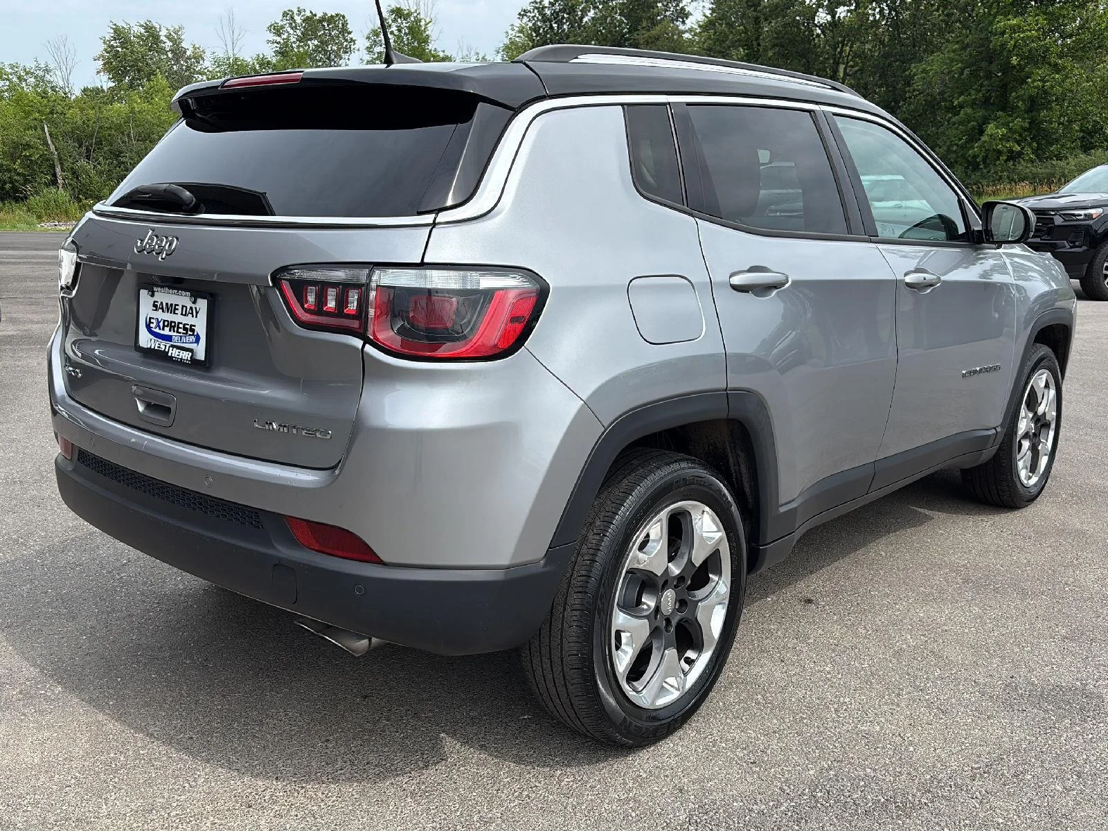 Used 2019 Gy Jeep Limited image 3